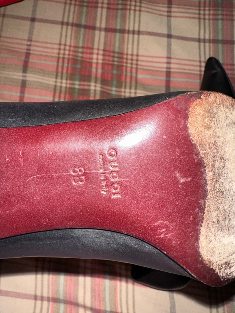 Gucci Black Leather Pointed Pumps - Picture 3 of 3